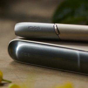 NewsLanding_Tile1_News32_HandsNoHeets_Desktop_Standard